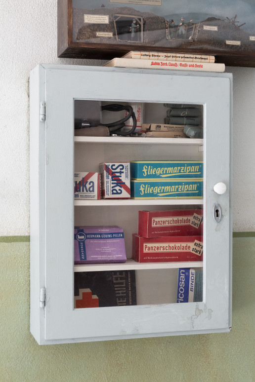 Gästehaus UG Medizinschrankganz 3000px